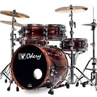 batería acústica de cuatro piezas y cuatro platillos